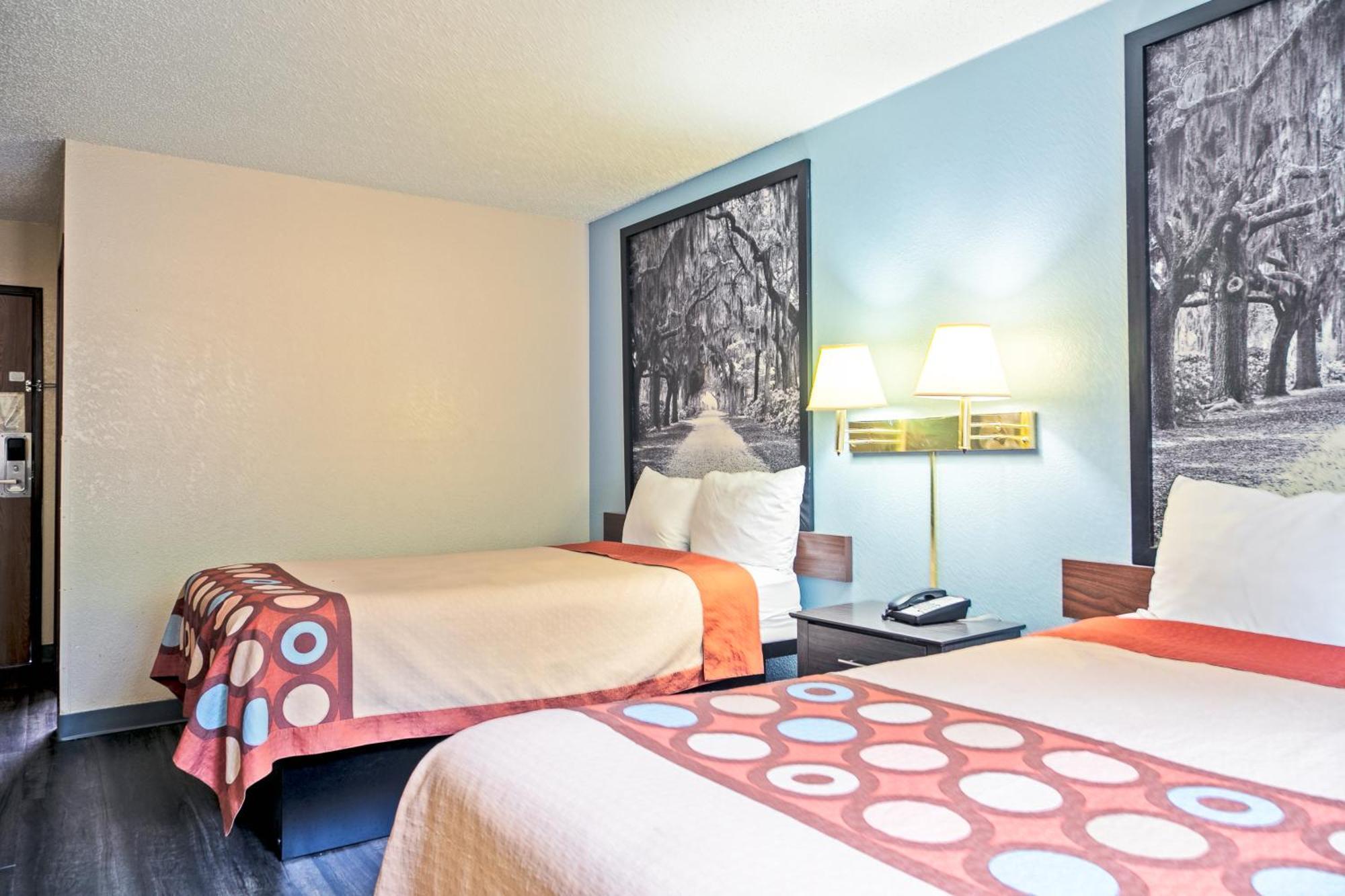 Super 8 By Wyndham Augusta Ft Eisenhower Area Exterior photo