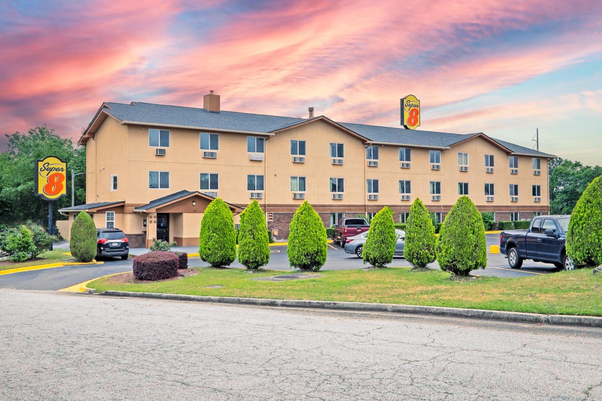 Super 8 By Wyndham Augusta Ft Eisenhower Area Exterior photo